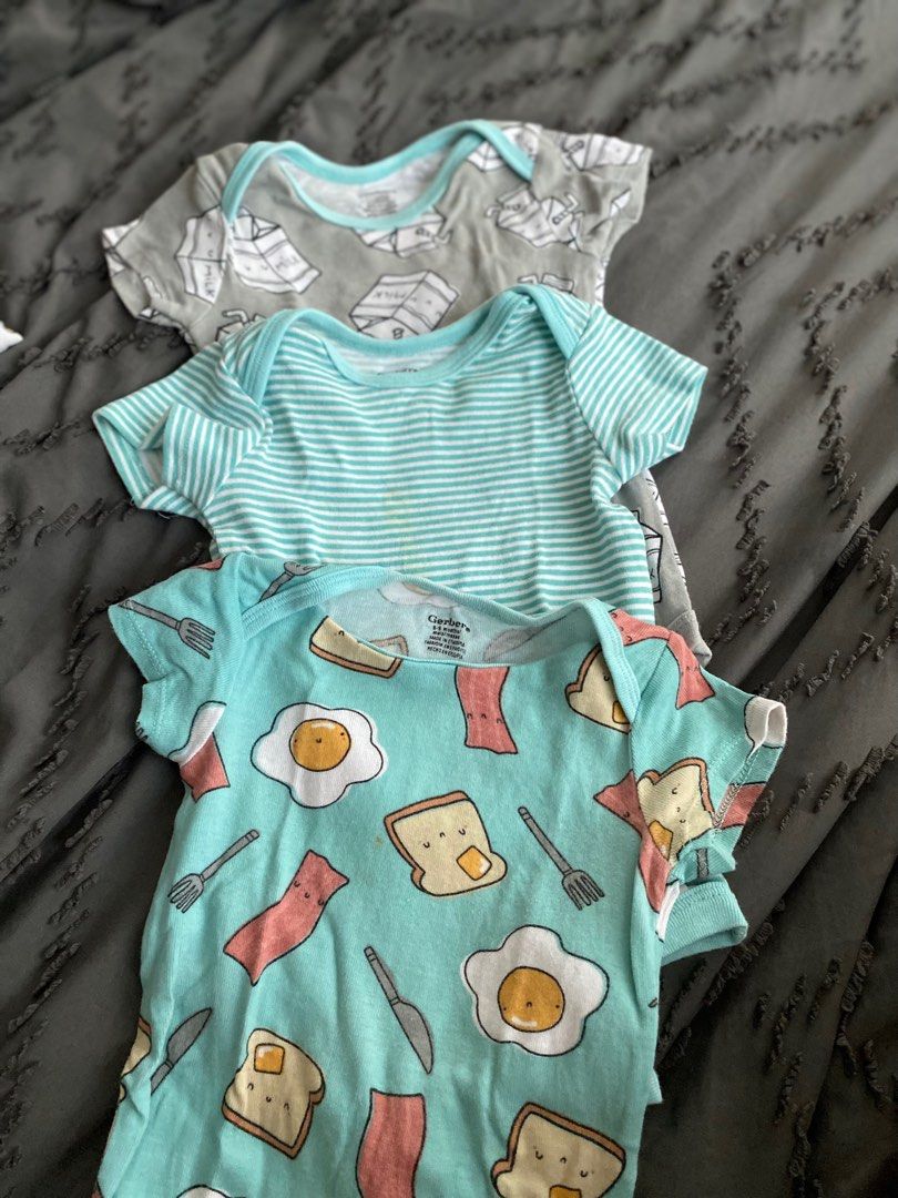Gerber set 6-9mos (Category: Babies & Kids Fashion) located in Santa Maria. Submitted by rmdeclutters (Listing ID 1252870630, Image 1). Description: .