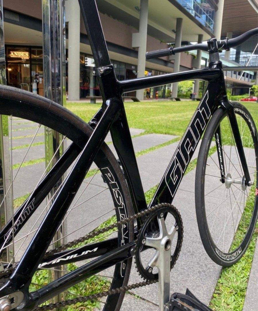 Giant fixie store