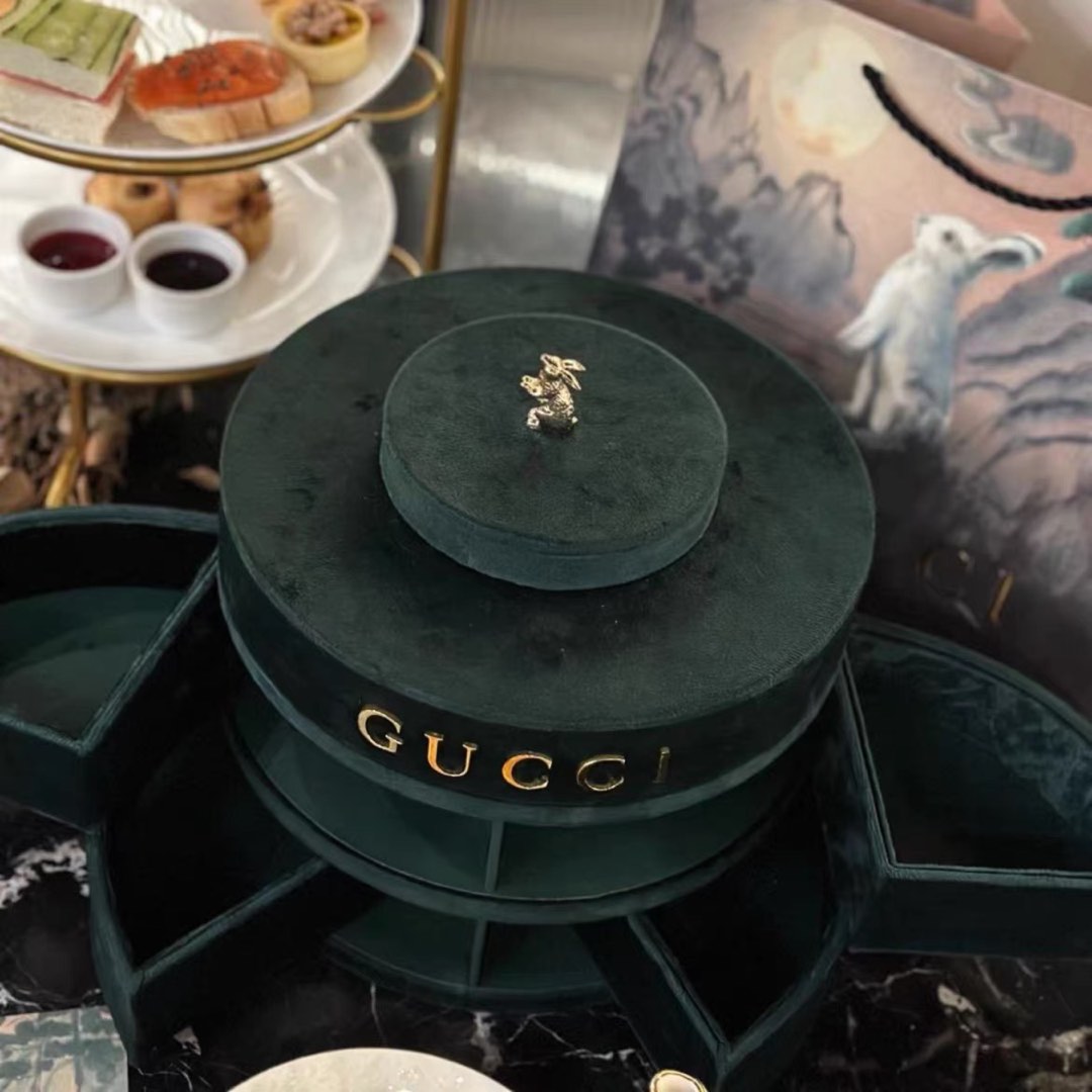 GUCCI mooncake 2023 中秋月餅禮盒tea set 茶具套裝半島酒店, 嘢食& 嘢飲, 禮品籃和禮籃- Carousell