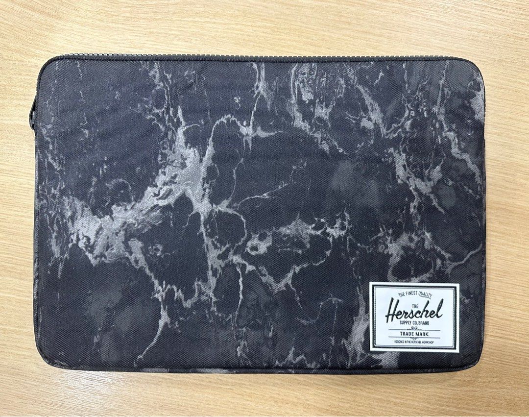 Herschel laptophoes clearance