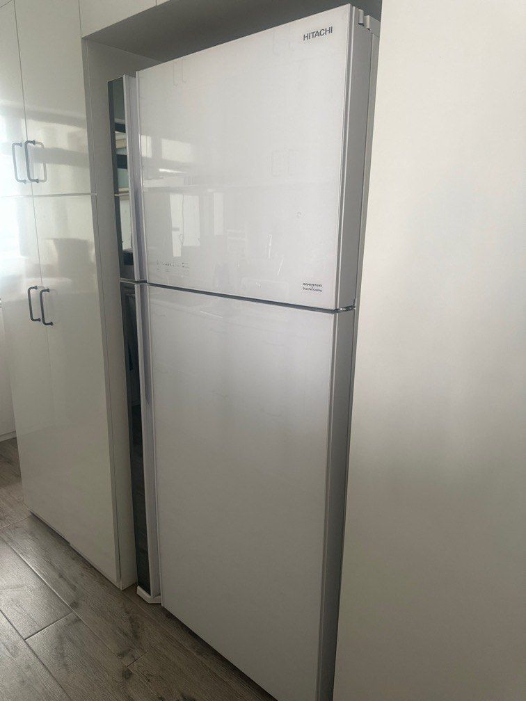 Hitachi 550 store litre fridge