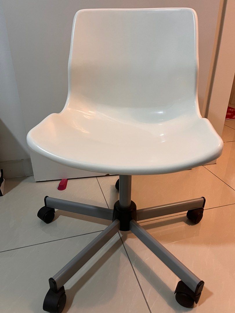 Ikea white deals plastic desk chair