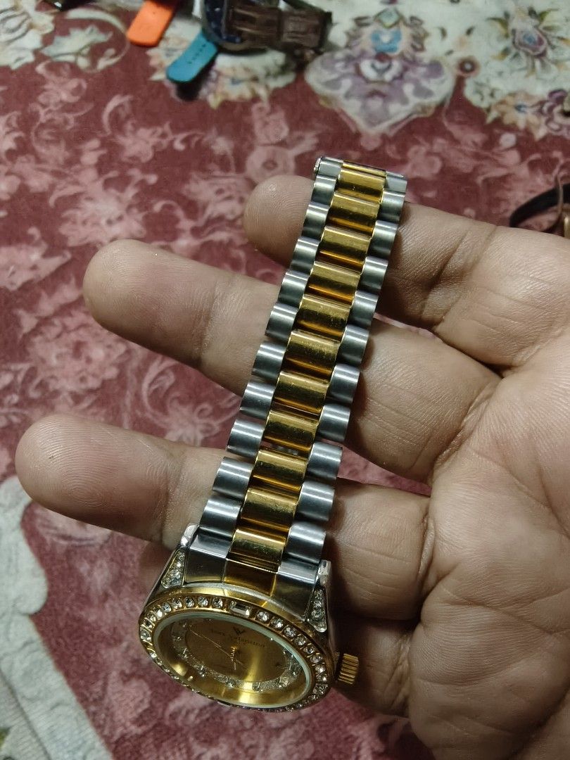 Izax valentino outlet italy watch price