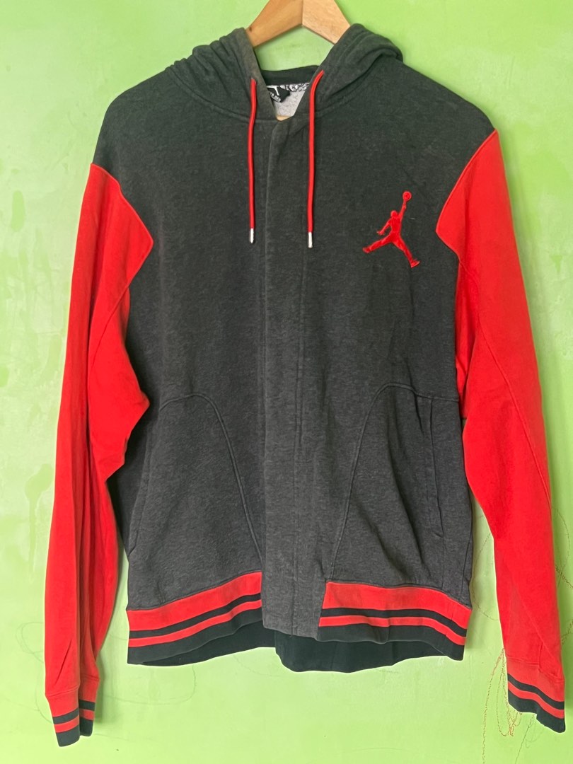 JORDAN VARSITY JACKET(Authentic), Men's Fashion, Coats, Jackets and