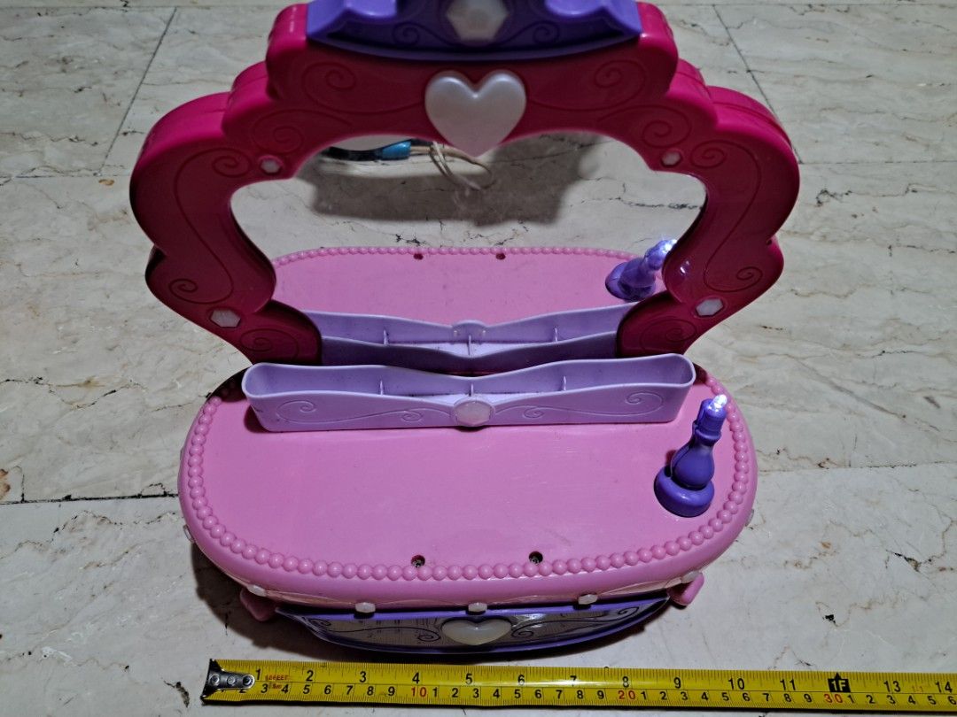 Kid Connection LightUp Vanity and makes sounds with Working Storage