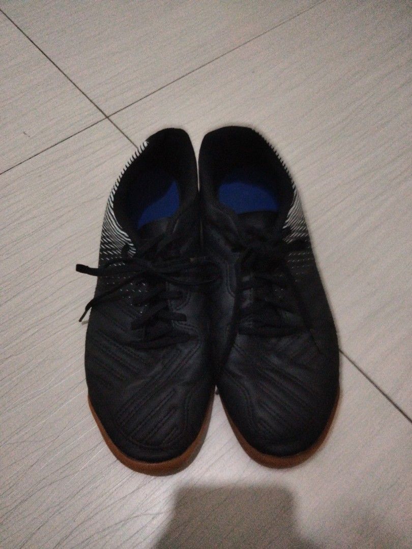 Kipsta futsal boot, Men's Fashion, Footwear, Boots on Carousell