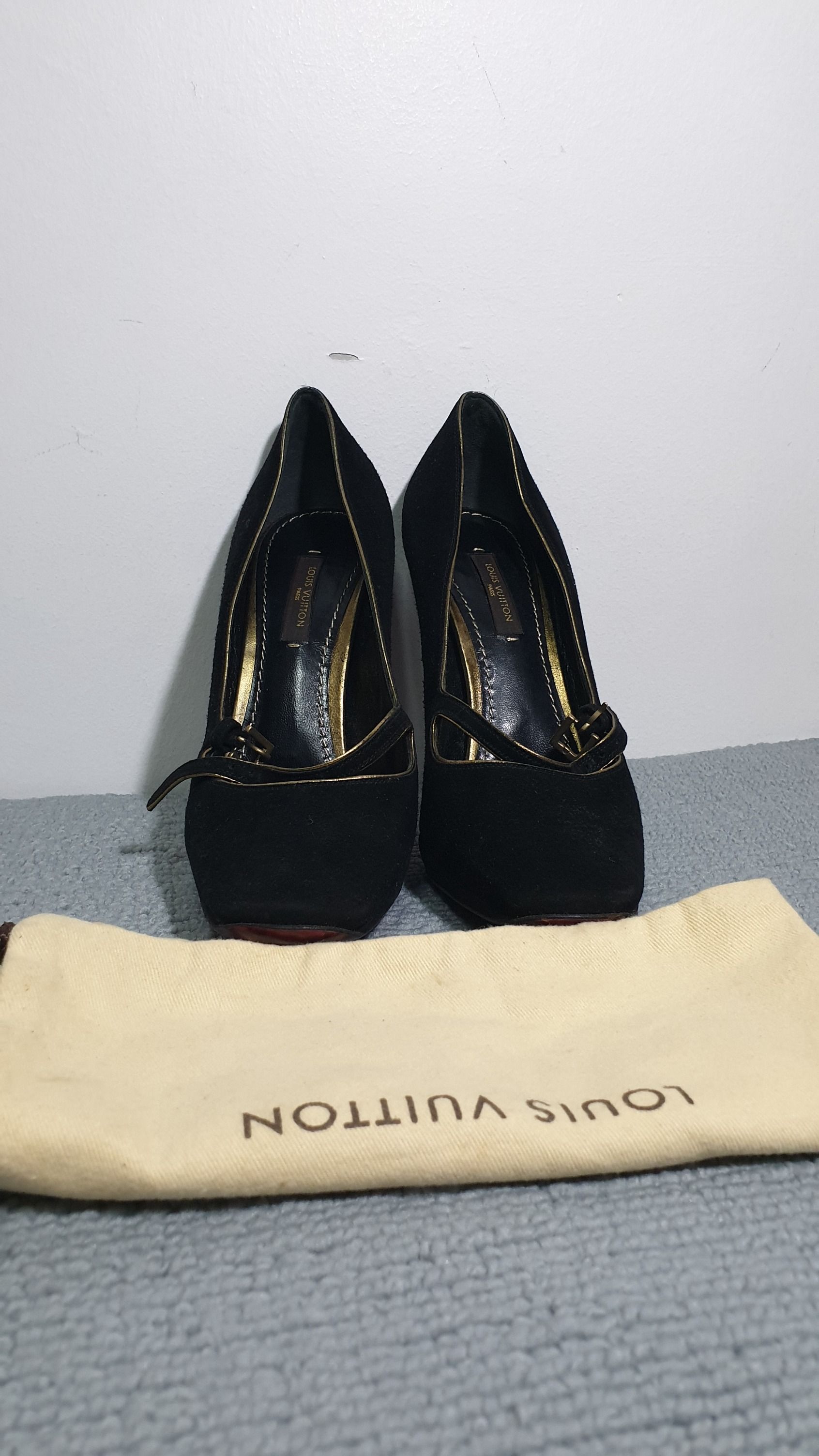 Louis Vuitton Black Pumps Heels