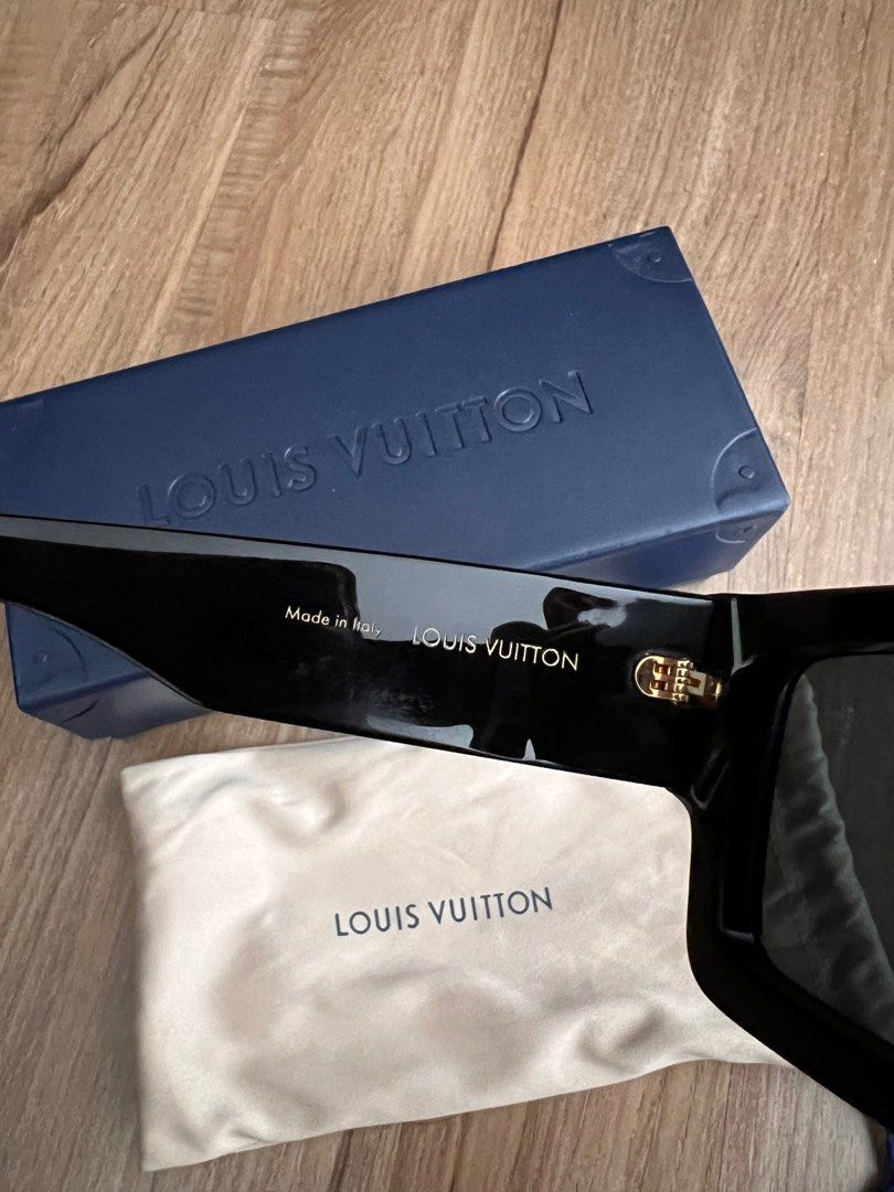 Louis Vuitton Clash Square Sunglasses, Men's Fashion, Watches &  Accessories, Sunglasses & Eyewear on Carousell