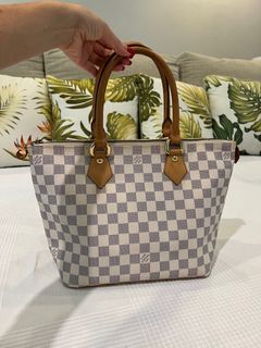Louis Vuitton 40156 Motif Neverfull MM Tote Bag With Pouch