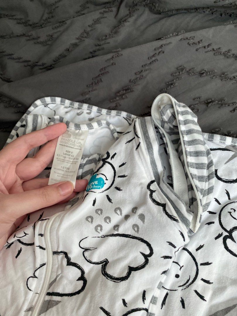 Love to dream swaddle - transition bag (Category: Babies & Kids Fashion) located in Santa Maria. Submitted by rmdeclutters (Listing ID 1252855642, Image 3). Description: Orig price 2k like new Removable sleeve.