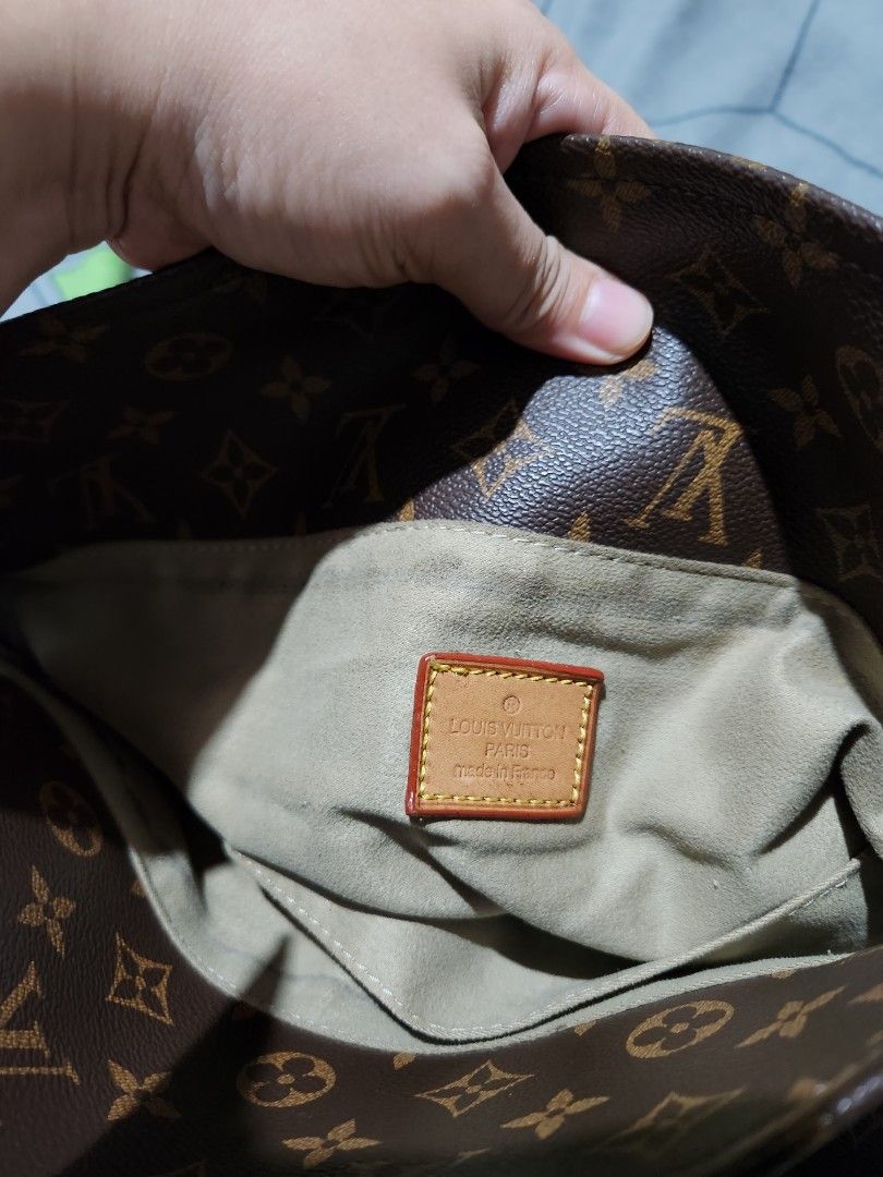 Louis Vuitton Artsy Mm Monogram Python Handle Tote