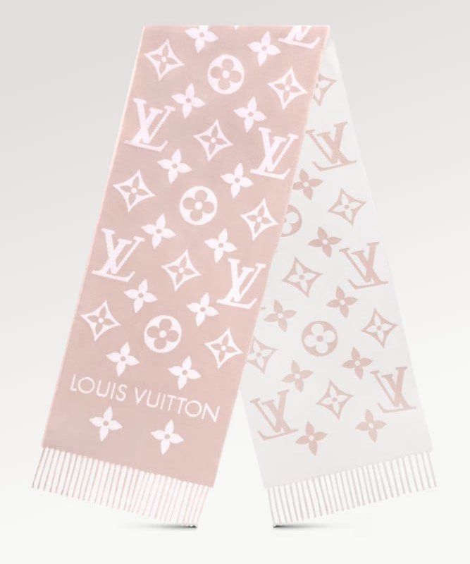 Louis Vuitton ESSENTIAL SCARF, 女裝, 手錶及配件, 絲巾- Carousell