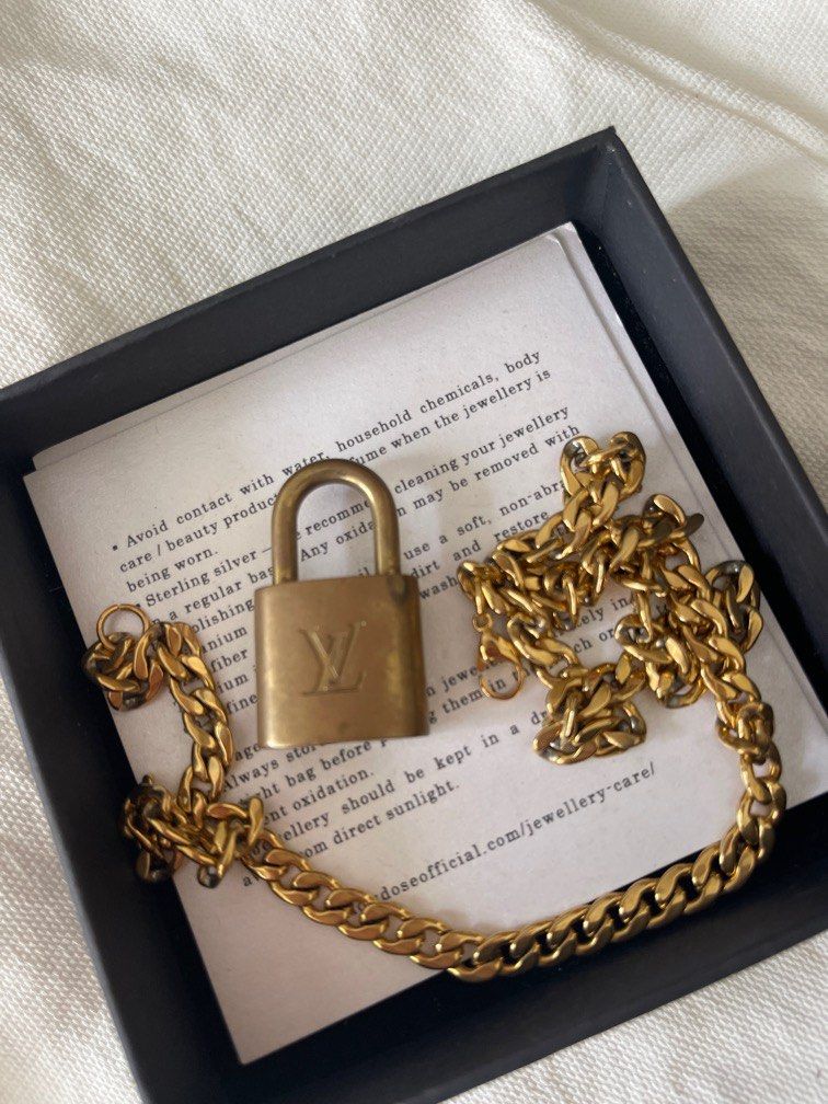 Necklace Louis Vuitton Gold in Other - 40417464