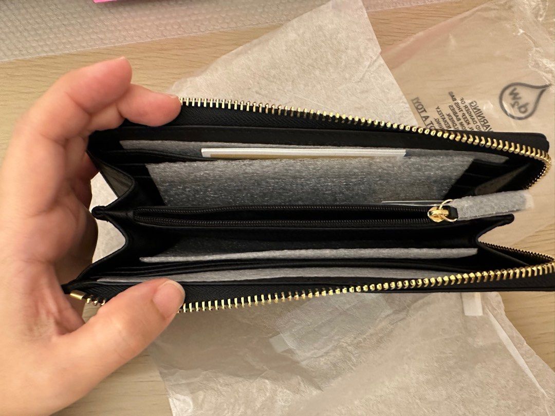 Michael Kors Jet Set Travel Wallet, Women's Fashion, Bags