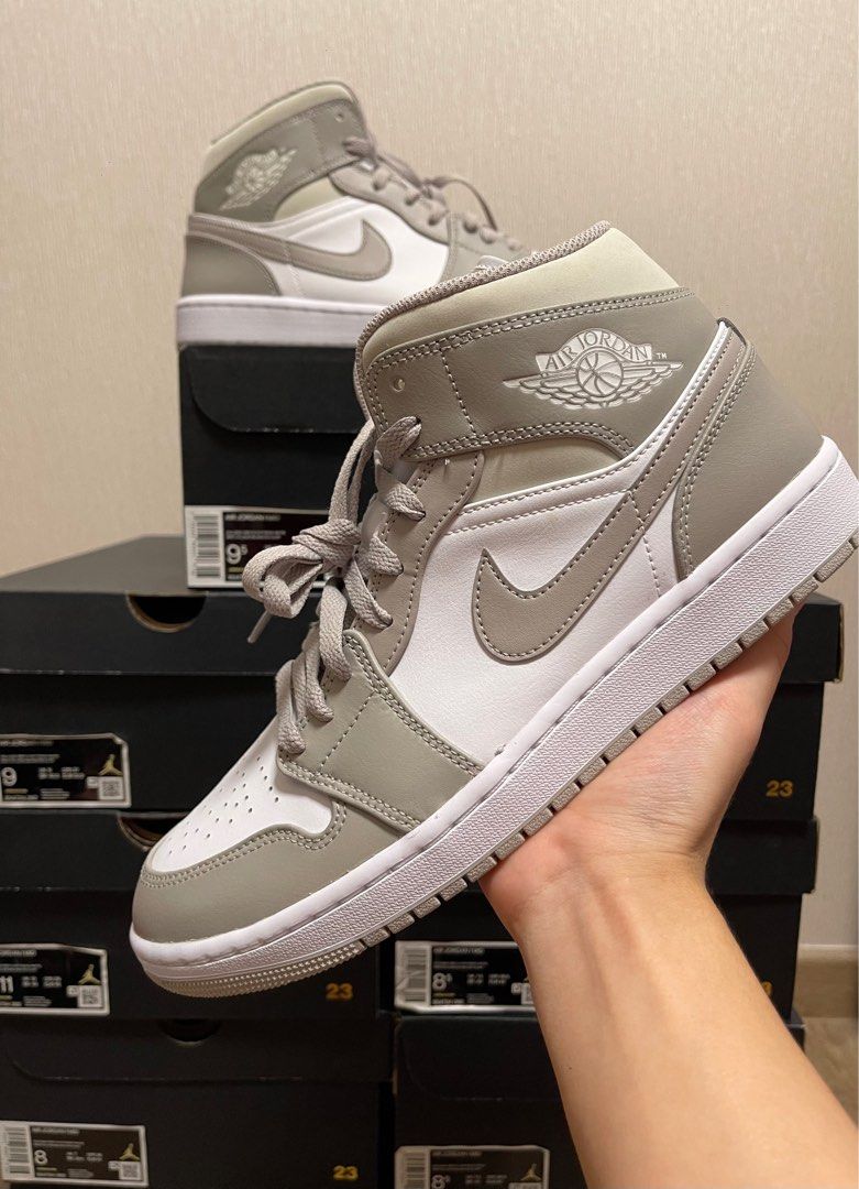Air jordan 1 hotsell mid size 4