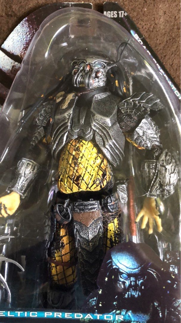 Neca store predator avp