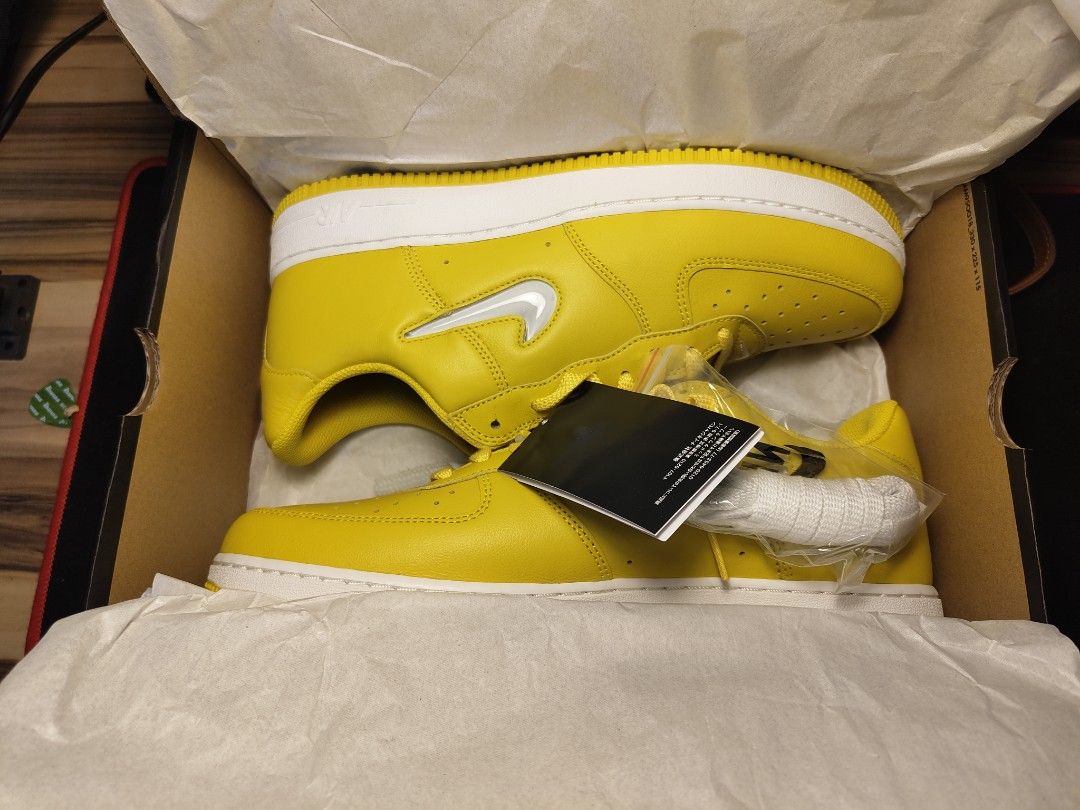 Nike air force discount 1 gold jewel