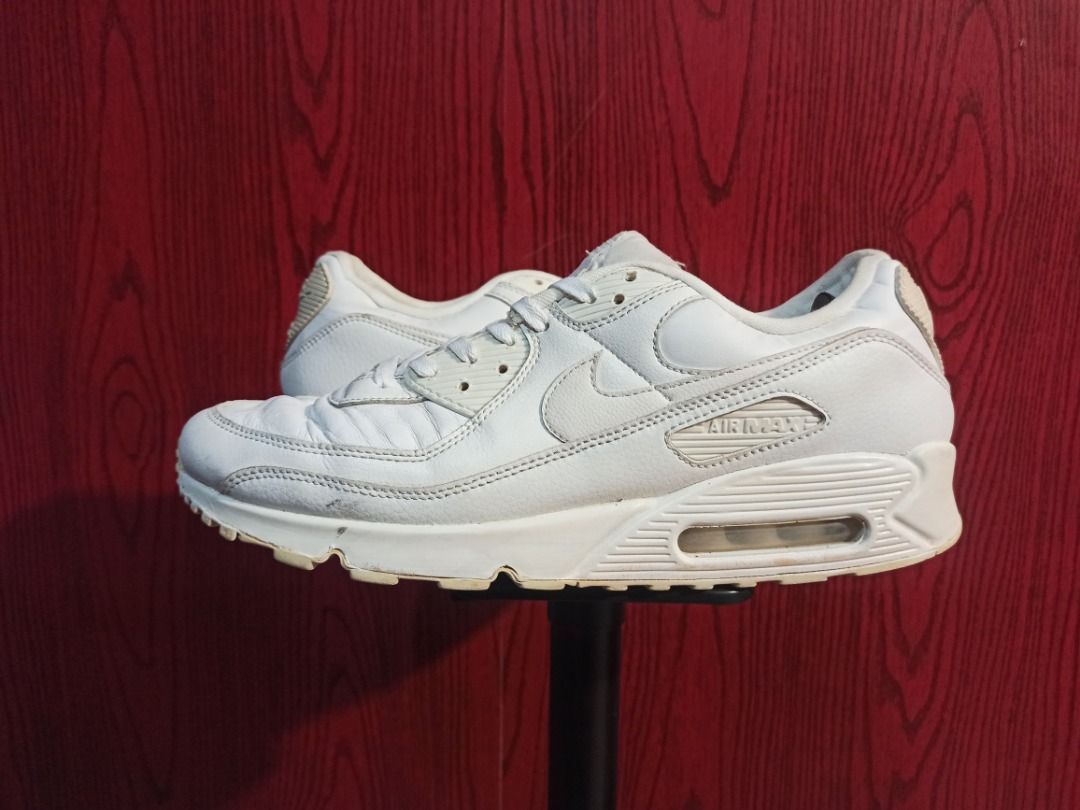 Nike Air Max 90 Leather Triple White size 47, Fesyen Pria, Sepatu ,  Sneakers di Carousell