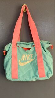 (Category: ) located in . Submitted by felicityshoppe (Listing ID 1252837018, Image 1). Description: .