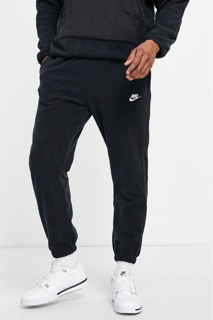 Nike joggers male best sale