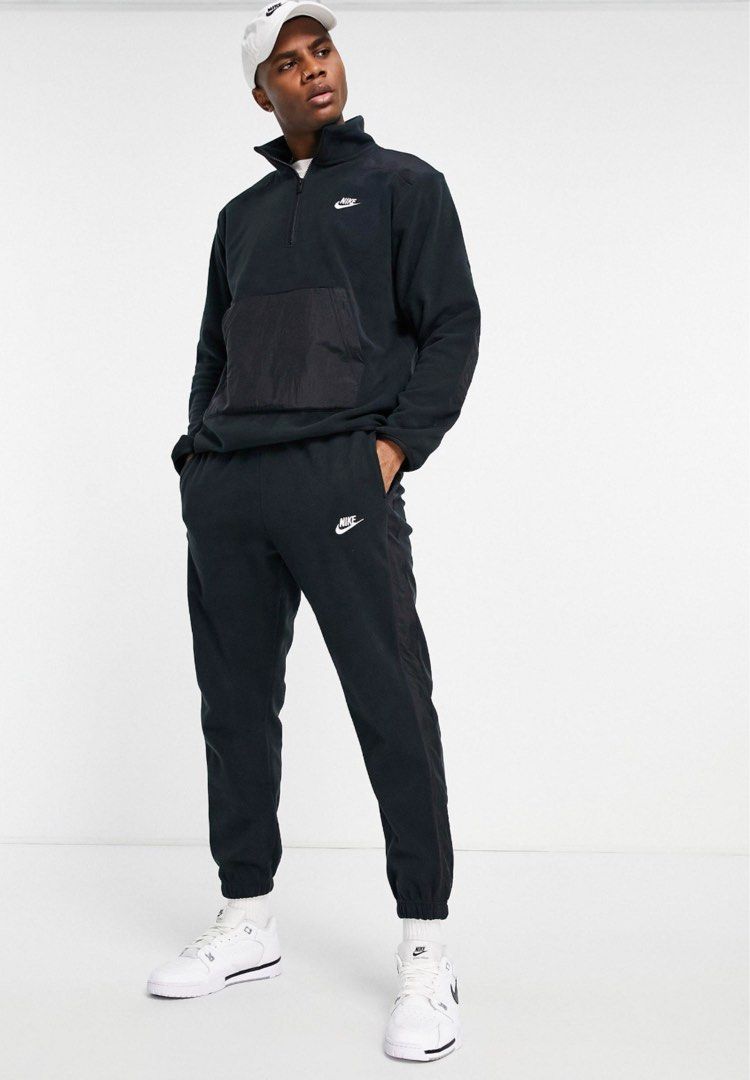 Nike joggers size medium outlet