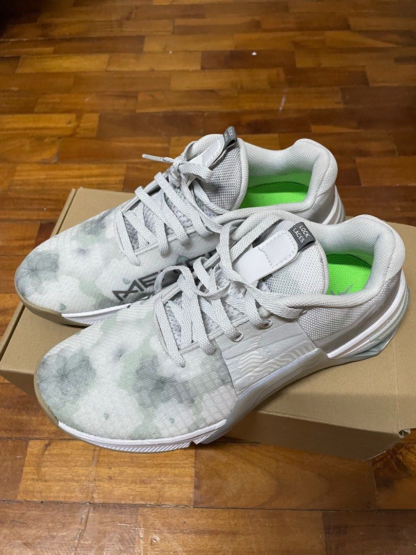 Nike metcon floral sales