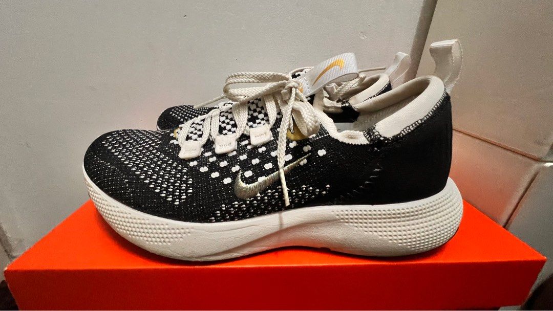 Nike React (Category: Sneakers) located in Kuala Lumpur. Submitted by kimchikims (Listing ID 1252948360, Image 2). Description: Nego till let go.