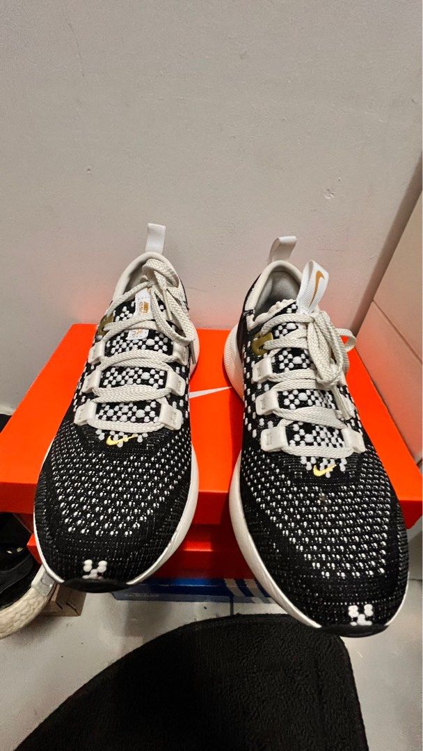 Nike React (Category: Sneakers) located in Kuala Lumpur. Submitted by kimchikims (Listing ID 1252948360, Image 1). Description: Nego till let go.