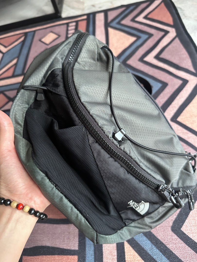 North Face Bum bag original, Men's Fashion, Bags, Sling Bags on Carousell