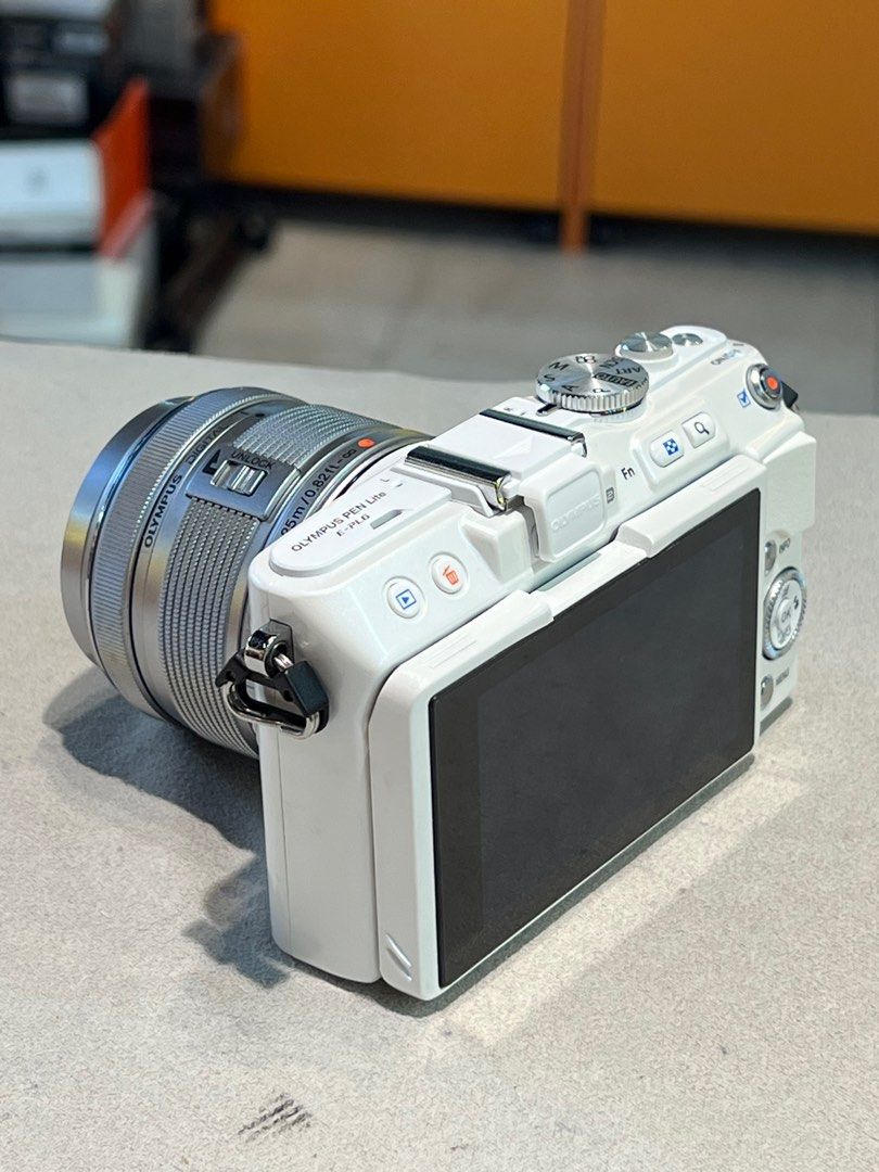 聖誕禮物精選* Olympus E-PL6 kit set 連鏡頭白色機身連銀色鏡頭岩哂做