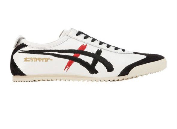 Onitsuka Tiger - Mexico 66 Deluxe (black/white) (Category: Sneakers) located in Singapore. Submitted by lavonnelau (Listing ID 1252951649, Image 1). Description: Original from Japan, brand new brought from Japan. Colour: Black/White Woman Size: Euro 35.5 / US 5 / UK 3 Deal location: Raffles Place MRT / Telok Ayer MRT.