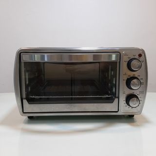 Oster Countertop Toaster Oven (110V) in Silver