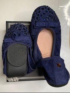 (Category: ) located in . Submitted by dresswithpockets (Listing ID 1252969337, Image 1). Description: .