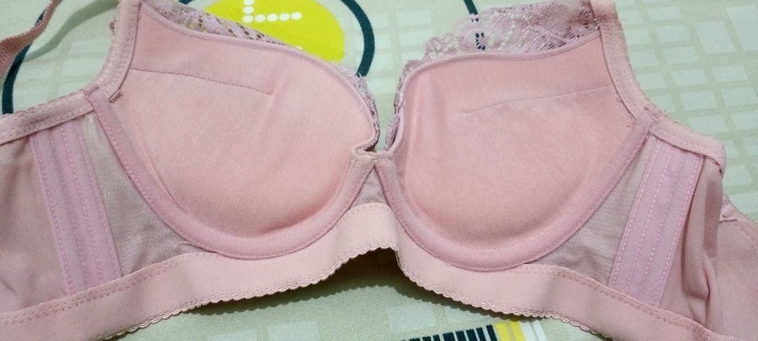 Pink Push Up Bra(Wired)36/80B #septsale, Women's Fashion, New Undergarments  & Loungewear on Carousell