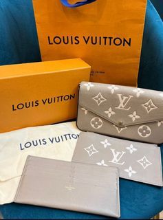 Louis Vuitton shopping bag receipt and card pocket 19x15x5