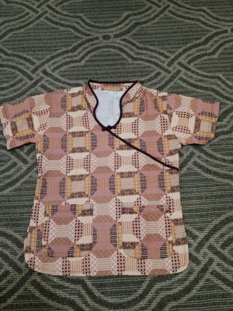 pre loved scrub suits (Category: Sets & Coordinates) located in Bulacan. Submitted by strong.bright.minds (Listing ID 1252847958, Image 2). Description: xs to s used for several occasions only. 3 tops for 250php.