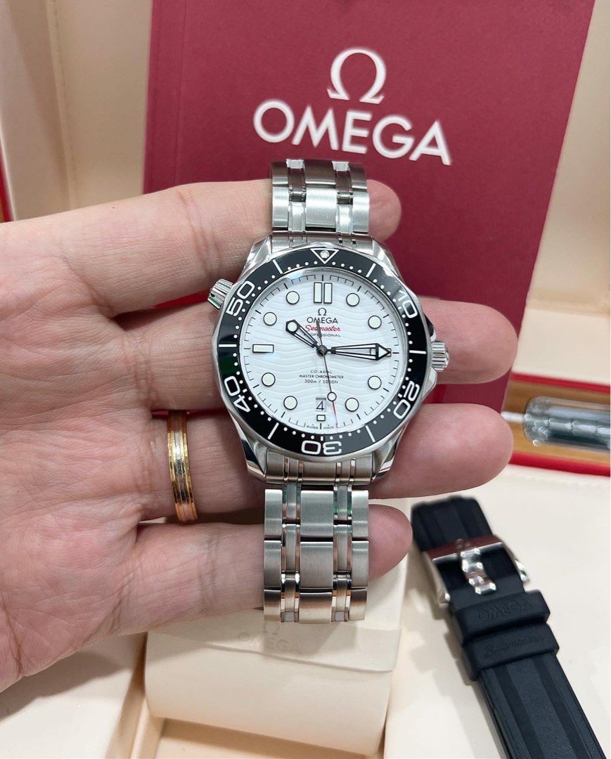 Omega seamaster 300 pre owned sales