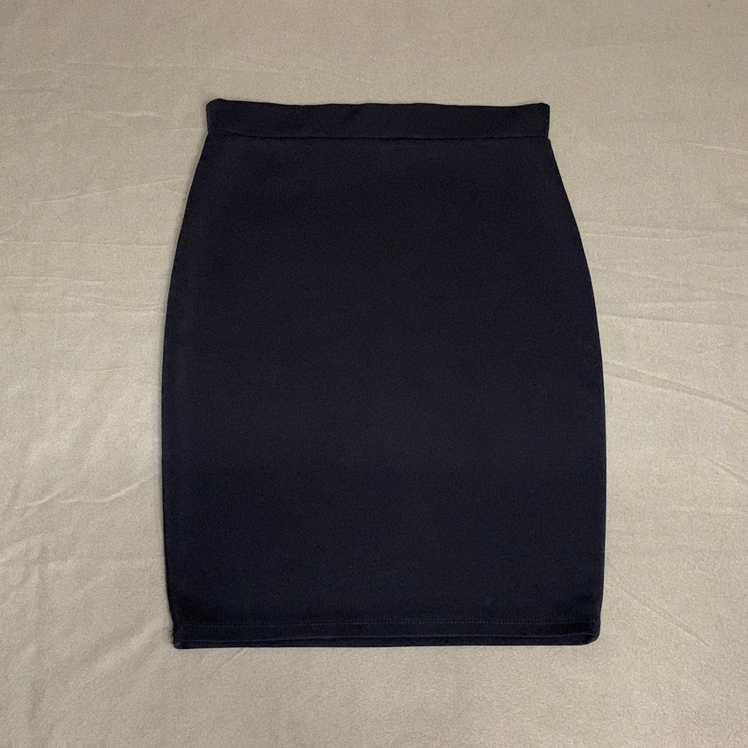 Office attire hot sale skirt length