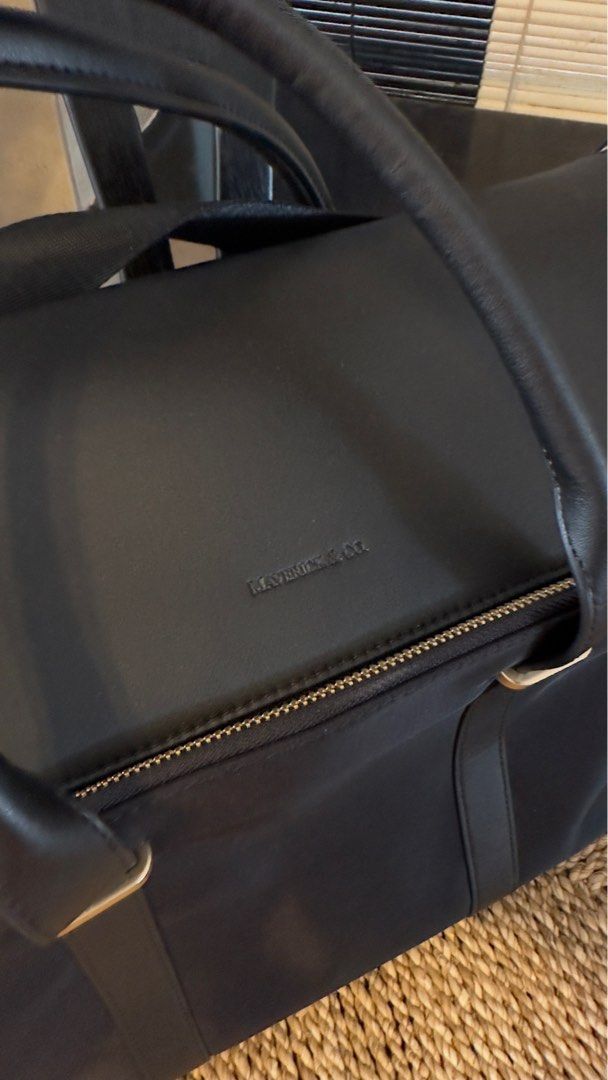Weekender bag hotsell with laptop compartment