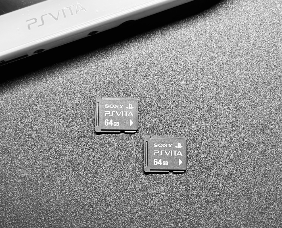 PS VITA 1000 2000 Sony Proprietary Memory Card Original 64gb