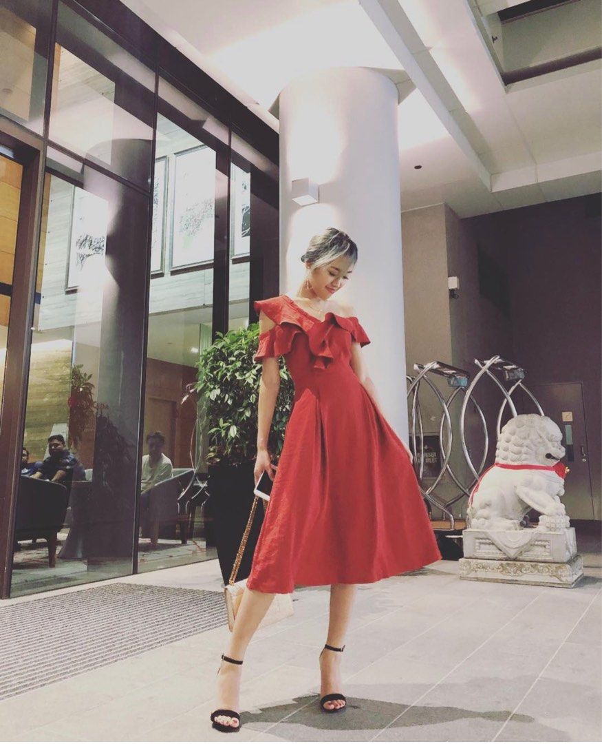 Red dress midi outlet length