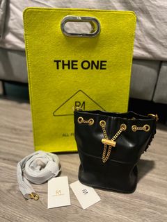 (Category: ) located in . Submitted by letsmile.closet (Listing ID 1252914617, Image 1). Description: .