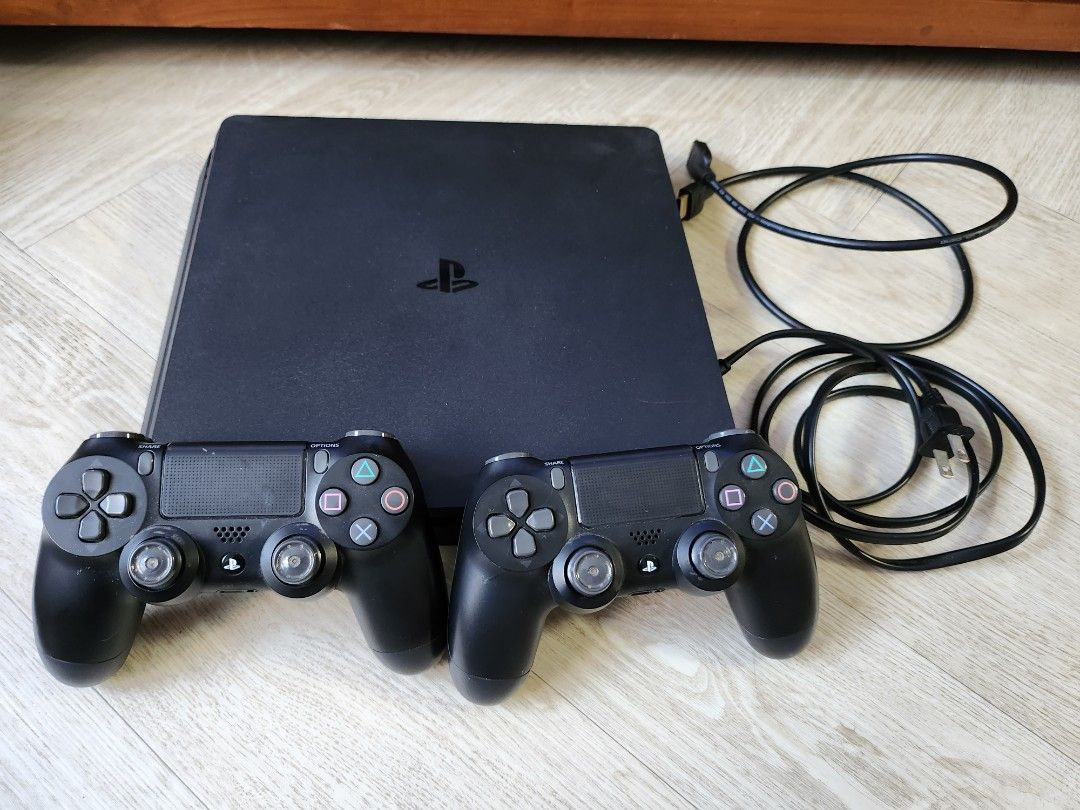 Same Day Delivery PS4 Slim 1 TB w 1 original controller Video
