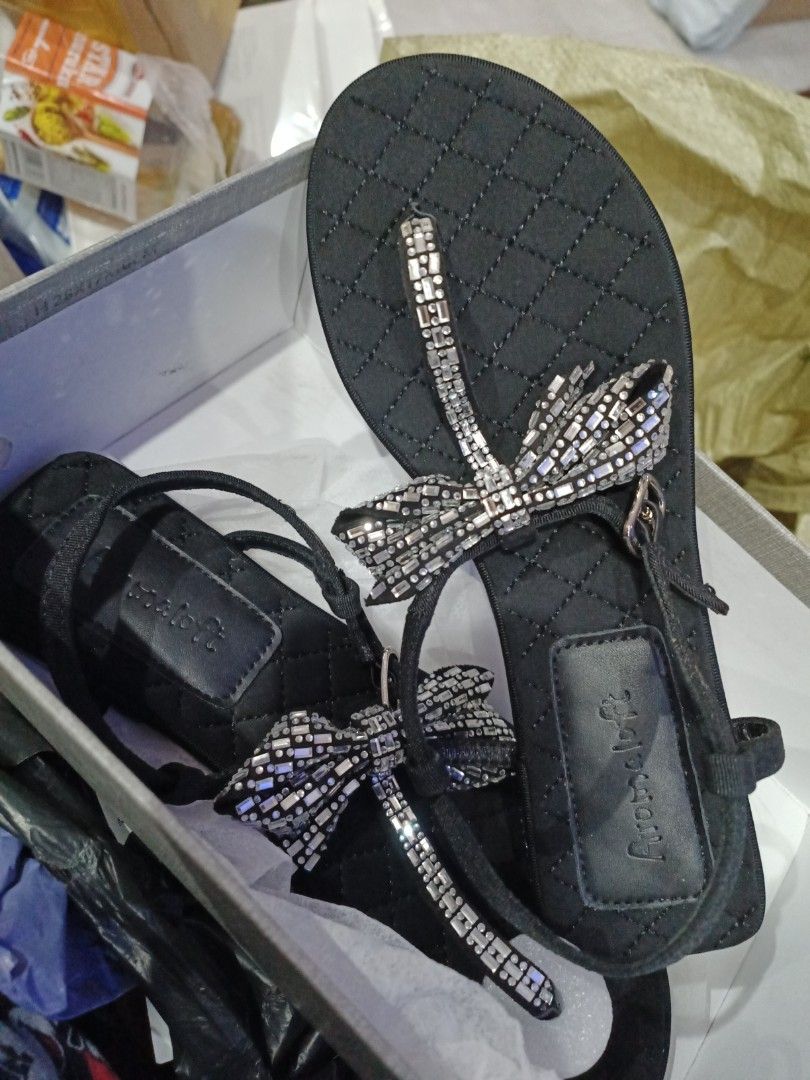 Sandals Women s Fashion Footwear Sandals on Carousell