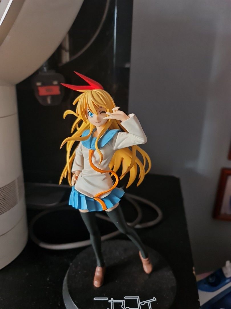 Nisekoi store action figure