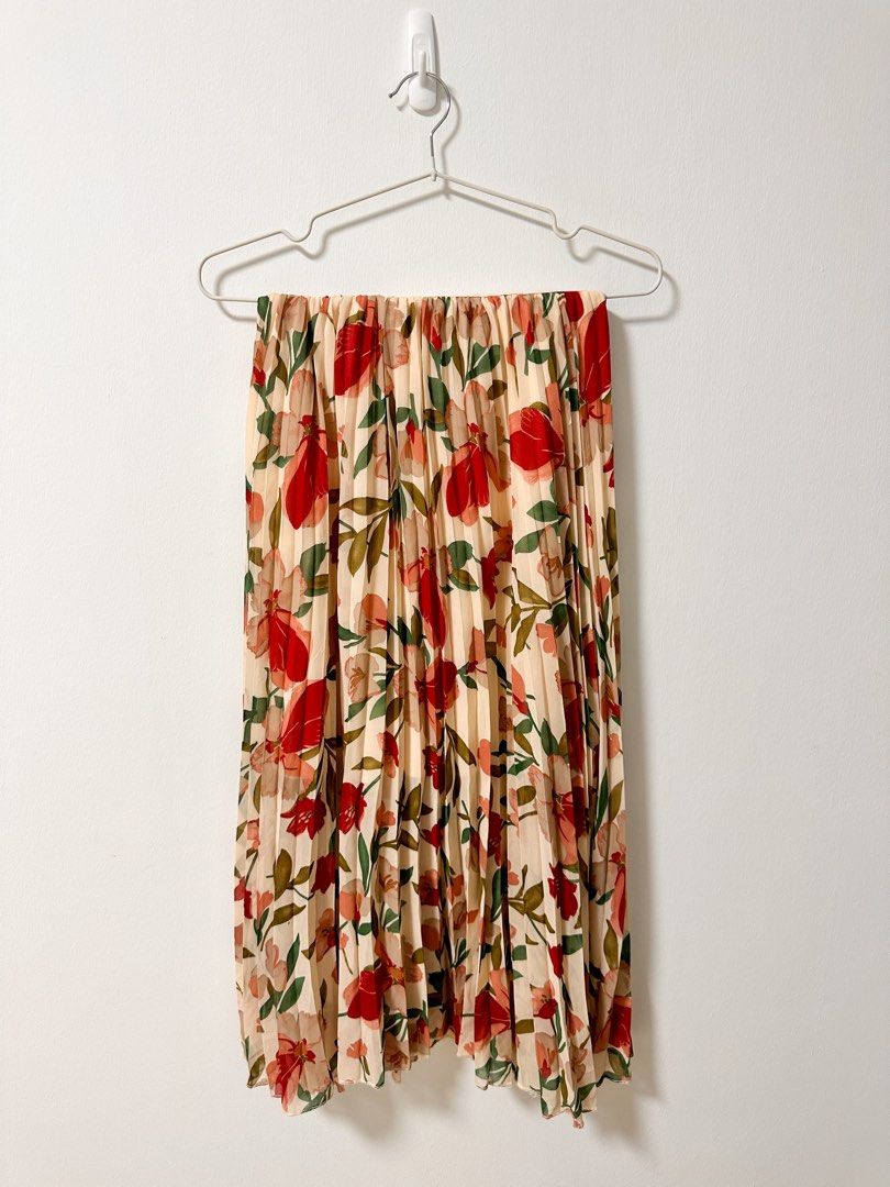 S M VALLEYGIRL Floral pleated midi skirt Women s Fashion