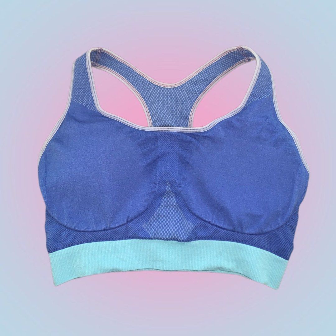 Padded Sports Bra, Women's Fashion, Activewear on Carousell