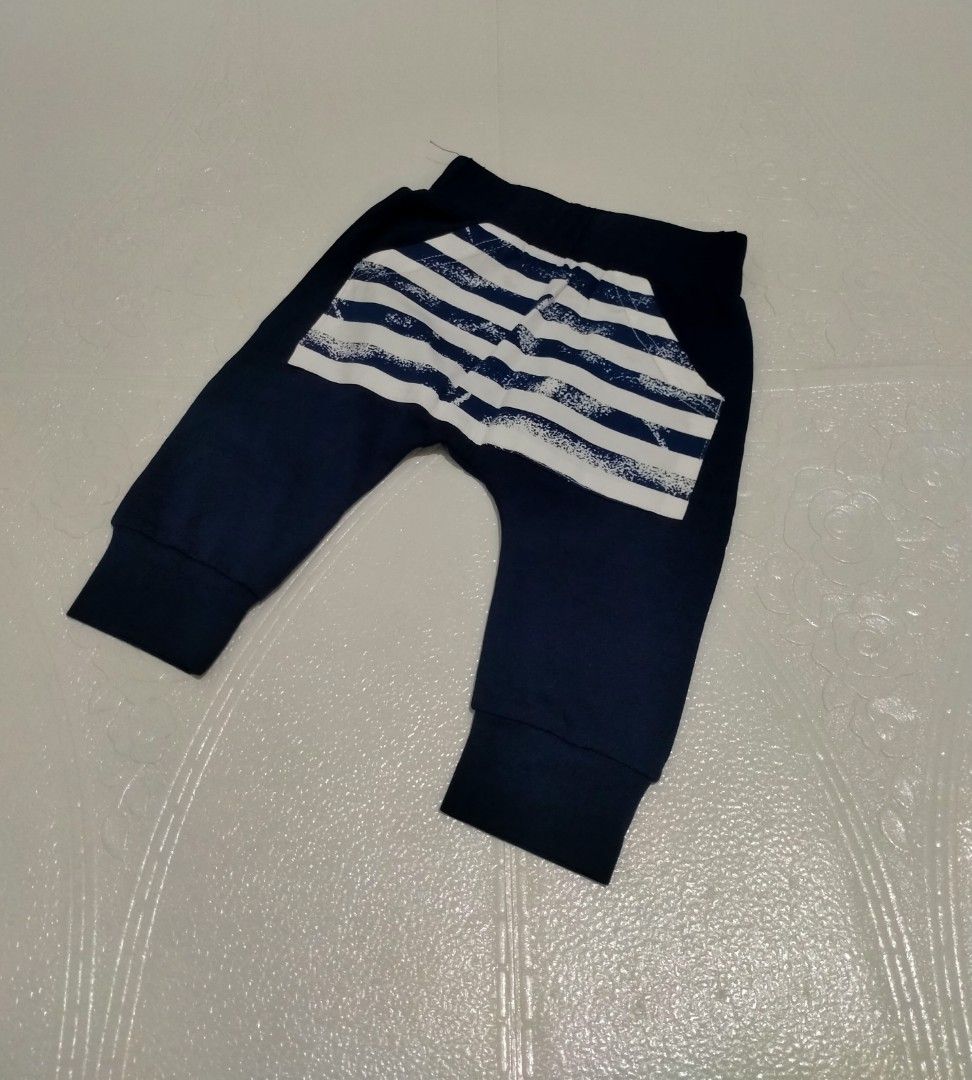 Terno with hoodie (Category: Babies & Kids Fashion) located in Pasay City. Submitted by maljake (Listing ID 1252816749, Image 3). Description: Never pong nagamit,nalakihan agad ni baby.