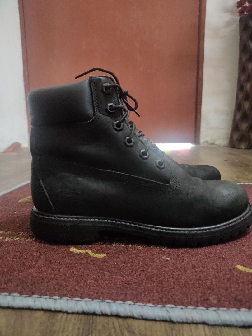 Used black timberland boots clearance