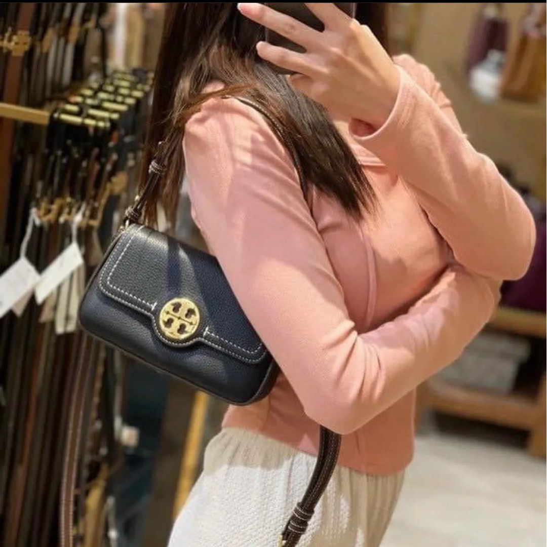 Tory Burch York Small Buckle Tote, Luxury, Bags & Wallets on Carousell